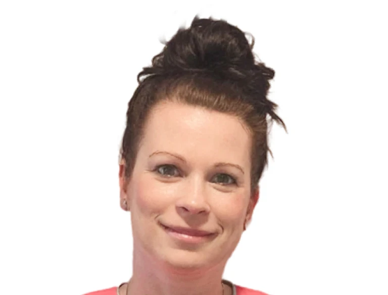 Porträtfoto Frau Sarah Tylinski
