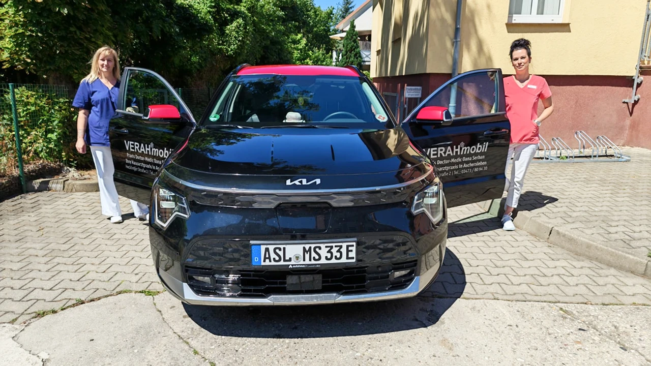 Verahmobil Praxisfahrzeug Mit Pflegepersonal